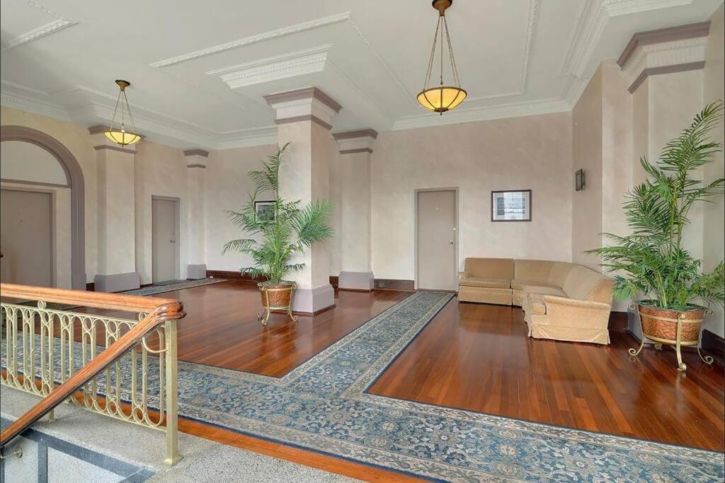 The Berkley Apartment *